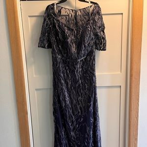Beautiful Navy Size 22 Gown